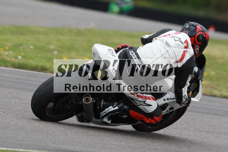Archiv-2022/13 25.04.2022 Plüss Moto Sport ADR/Freies Fahren/backside